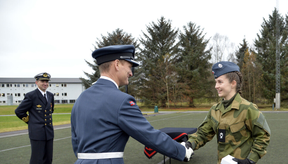 Stine Raknes under oppstilling på KNM Harald Haarfagre.