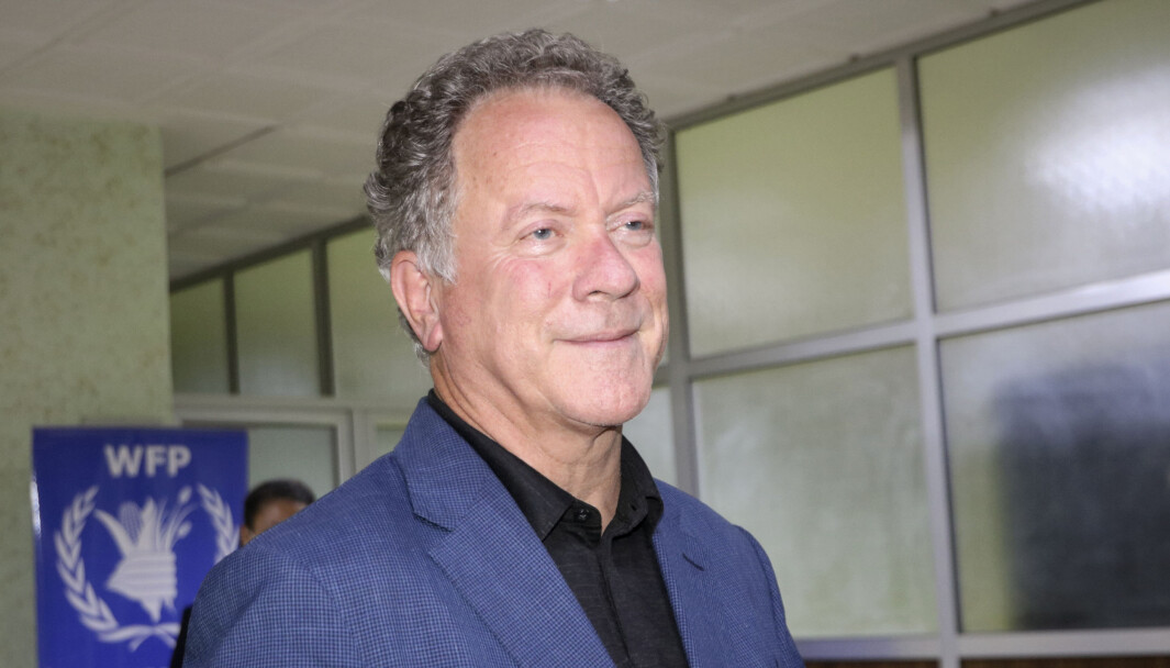 David Beasley, direktøren for Verdens matvareprogram har utsatt Oslo-besøket. Her er han avbildet etter at det ble klart at organisasjonen mottar Nobels fredspris. David Beasley, direktøren for Verdens matvareprogram har utsatt Oslo-besøket. Her er han avbildet etter at det ble klart at organisasjonen mottar Nobels fredspris.