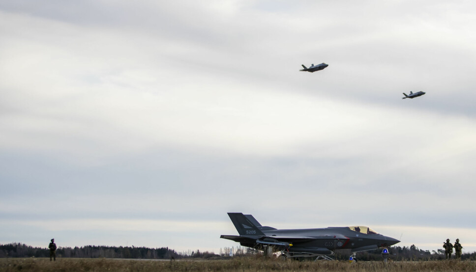 Koblingen mellom Danmark og Norge i forbindelse med kampflykjøpet av F-35 og amerikanske overvåkning er langt svakere enn enkelte har antydet, skriver Karsten Friis.