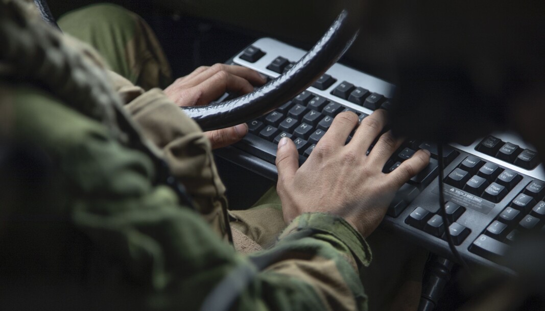 Det er blitt meget synlig i disse krisetider at den digitale kompetansen er svært lav hos sentrale medarbeidere, skriver Rune Bjørseth. Her ser vi en soldat fra Communication and Information Systems Task Group (CIS TG) under en øvelse. Det er blitt meget synlig i disse krisetider at den digitale kompetansen er svært lav hos sentrale medarbeidere, skriver Rune Bjørseth. Her ser vi en soldat fra Communication and Information Systems Task Group (CIS TG) under en øvelse.