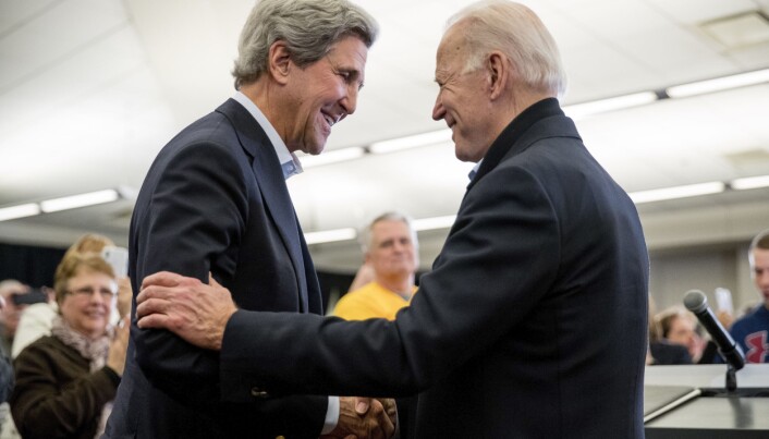 USAs kommende president Joe Biden (t.h.) vil ha tidligere utenriksminister John Kerry (t.v.) som sin spesialutsending med ansvar for klima. USAs kommende president Joe Biden (t.h.) vil ha tidligere utenriksminister John Kerry (t.v.) som sin spesialutsending med ansvar for klima.