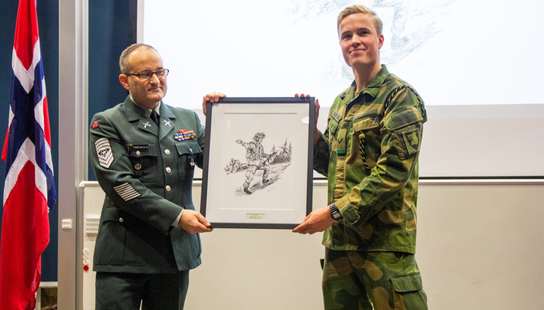 Tobias Grønn Knutsen tjenestegjør på Garnisonen i Sør-Varanger. Tobias Grønn Knutsen tjenestegjør på Garnisonen i Sør-Varanger.