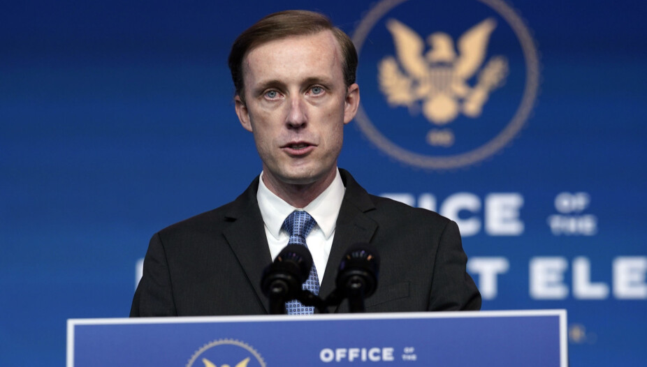 Jake Sullivan er nominert til posten som nasjonal sikkerhetsrådgiver for Joe Biden. Han har bakgrunn som utenrikspolitisk rådgiver for Hillary Clinton og var sikkerhetspolitisk rådgiver da Biden var visepresident. Deretter begynte han å arbeide for konsulentselskapet Macro Advisory Partners, ledet av en tidligere britisk etterretningssjef.