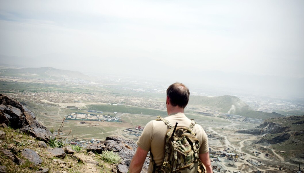 Utsikt over Kabul sammen med sjef for den norske styrken TF-51. Utsikt over Kabul sammen med sjef for den norske styrken TF-51.