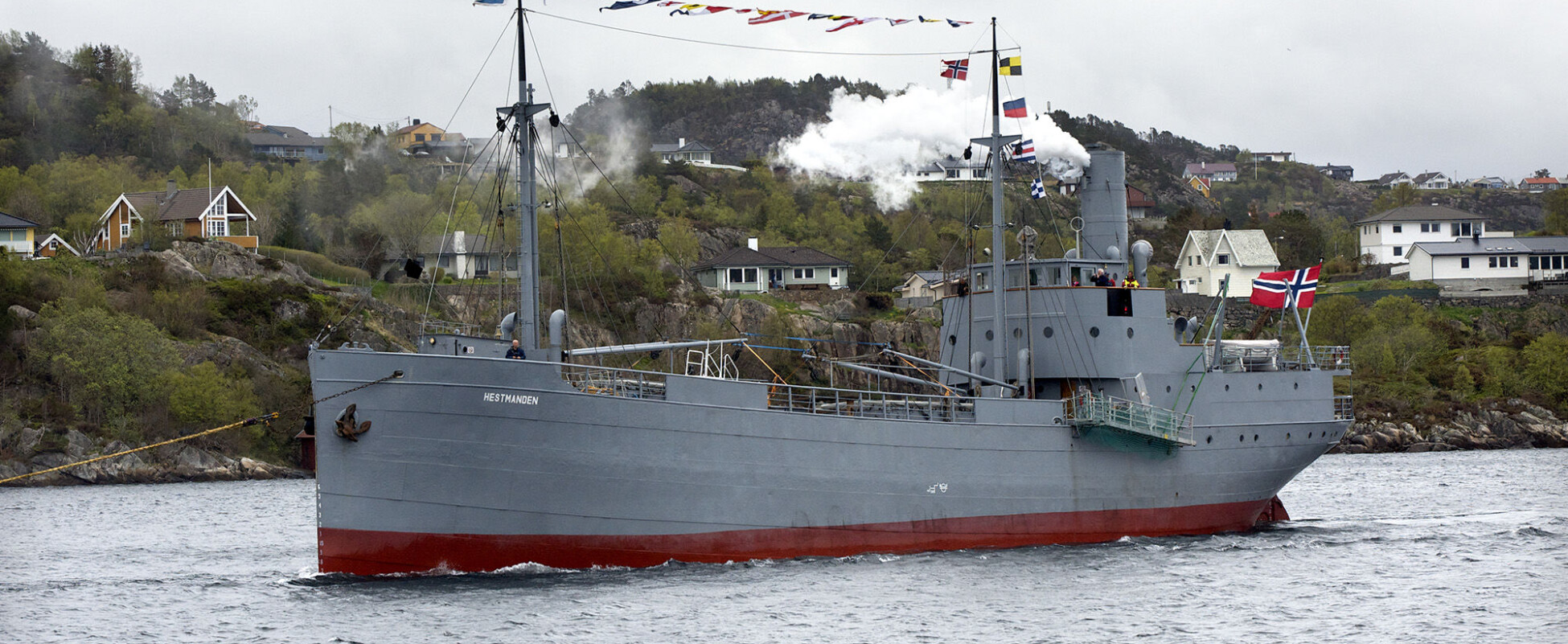 Fra en reportasje om det aller siste konvoiskipet som har seilt i to verdenskriger. DS Hestmanden seilte for Nortraship 1940-45. I dag er fartøyet et flytende museum. Fra en reportasje om det aller siste konvoiskipet som har seilt i to verdenskriger. DS Hestmanden seilte for Nortraship 1940-45. I dag er fartøyet et flytende museum.