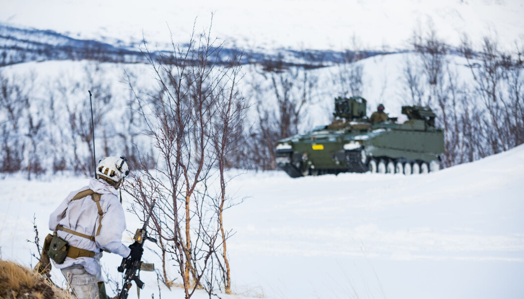 Finnmark landforsvar ble reetablert i 2018, og er nå en avdeling med nær 3000 ansatte og vernepliktige fra Hæren og Heimevernet, skriver Tomas Beck. Her ser vi en soldat fra Finnmark landforsvar. Finnmark landforsvar ble reetablert i 2018, og er nå en avdeling med nær 3000 ansatte og vernepliktige fra Hæren og Heimevernet, skriver Tomas Beck. Her ser vi en soldat fra Finnmark landforsvar.