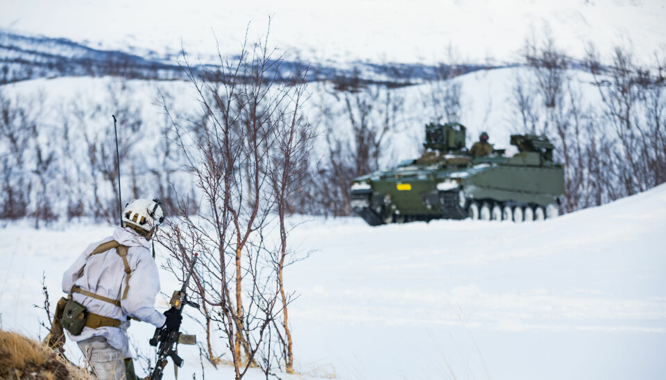 Finnmark landforsvar ble reetablert i 2018, og er nå en avdeling med nær 3000 ansatte og vernepliktige fra Hæren og Heimevernet, skriver Tomas Beck. Her ser vi en soldat fra Finnmark landforsvar.