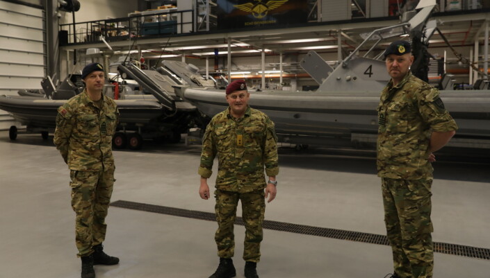Avtroppende sjef MJK Trond Gimmingsrud (t.v.), sjef Forsvarets Spesialstyrker Torgeir Gråtrud og påtroppende sjef MJK Kåre Karlsen (t.h.) Avtroppende sjef MJK Trond Gimmingsrud (t.v.), sjef Forsvarets Spesialstyrker Torgeir Gråtrud og påtroppende sjef MJK Kåre Karlsen (t.h.)