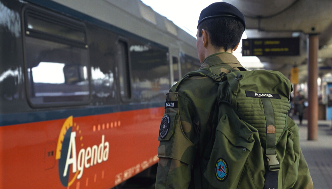 Tvungen permisjon har gjennom koronapandemien blitt brukt som et smitteverntiltak flere steder i Forsvaret. Tvungen permisjon har gjennom koronapandemien blitt brukt som et smitteverntiltak flere steder i Forsvaret.