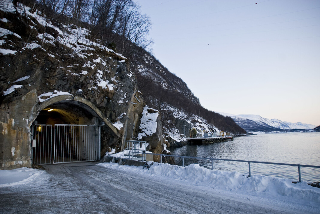 Nato mistet et viktig støttepunkt i nord da Olavsvern ble solgt til private eiere. Nå kan Grøtsund industrihavn utenfor Tromsø få oppgaven med å ta imot reaktordrevne fartøy. Nato mistet et viktig støttepunkt i nord da Olavsvern ble solgt til private eiere. Nå kan Grøtsund industrihavn utenfor Tromsø få oppgaven med å ta imot reaktordrevne fartøy.