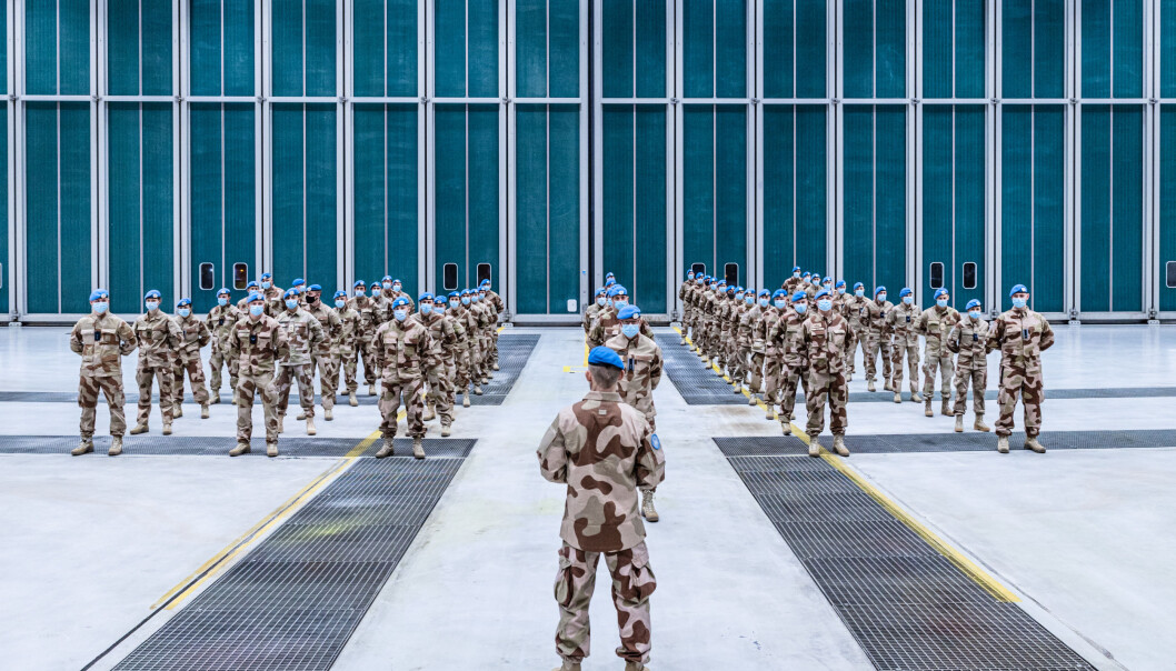 OPPDRAG: Forsvaret har utfordringer med å beholde kompetanse, skriver Jens B. Jahren . Her ser vi norske soldater er på vei til FN-oppdrag i ørkenlandet Mali. OPPDRAG: Forsvaret har utfordringer med å beholde kompetanse, skriver Jens B. Jahren . Her ser vi norske soldater er på vei til FN-oppdrag i ørkenlandet Mali.