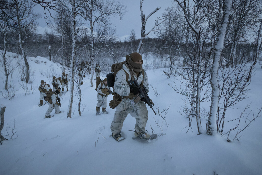 Soldater fra US Marine Corps på vintertrening i Norge.