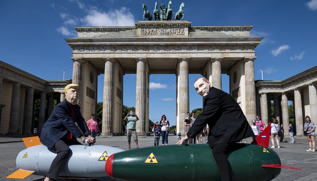 Det er en trist ironi at våpnene vi har skapt som den ultimate beskyttelse har vist seg å være den største fienden, skriver William Sætren. Dette bildet er fra demonstrasjon mot atomvåpen i Tyskland i 2020. Det er en trist ironi at våpnene vi har skapt som den ultimate beskyttelse har vist seg å være den største fienden, skriver William Sætren. Dette bildet er fra demonstrasjon mot atomvåpen i Tyskland i 2020.