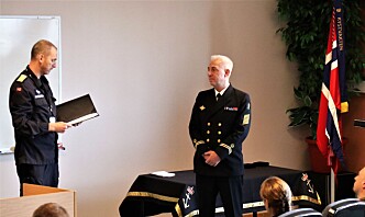 Steve Olsen og Trond Eek er tildelt Sjøforsvarets fortjenstmedalje
