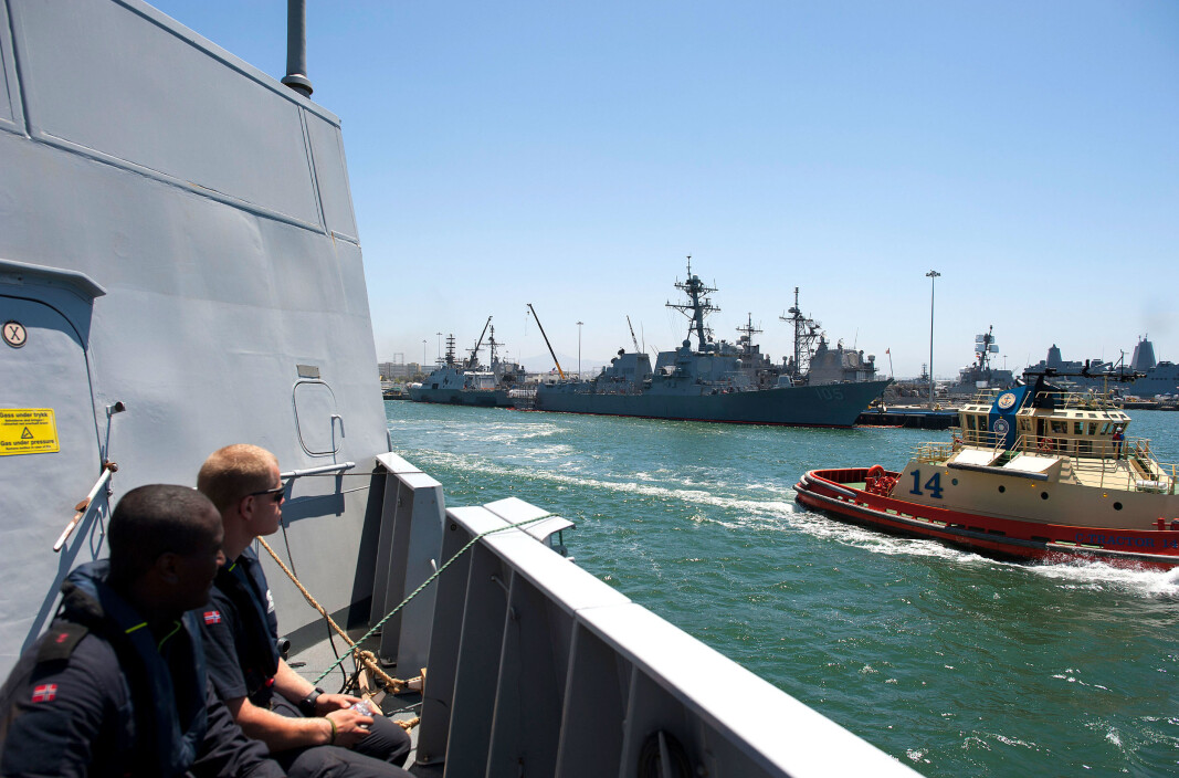 STILLEHAVET: Frå ein reportasje i 2014 om Rim of the Pacific (RIMPAC), verdens største marineøving i havområda rundt øygruppa Hawaii i Stillehavet. Norge deltok for første gang med fregatten KNM Fridtjof Nansen og seilte saman med 48 andre fartøy, seks undervannsbåtar og 200 fly og helikoptre. STILLEHAVET: Frå ein reportasje i 2014 om Rim of the Pacific (RIMPAC), verdens største marineøving i havområda rundt øygruppa Hawaii i Stillehavet. Norge deltok for første gang med fregatten KNM Fridtjof Nansen og seilte saman med 48 andre fartøy, seks undervannsbåtar og 200 fly og helikoptre.