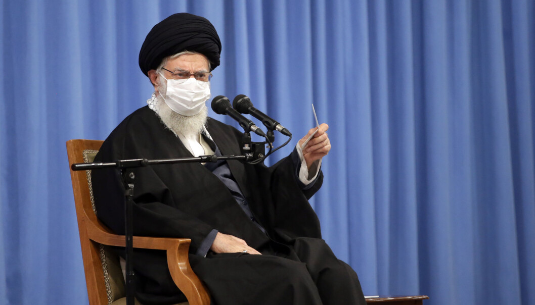 Irans øverste leder ayatolla Khamenei advarer mot å tro på mindre spenning under Joe Biden som president. Irans øverste leder ayatolla Khamenei advarer mot å tro på mindre spenning under Joe Biden som president.