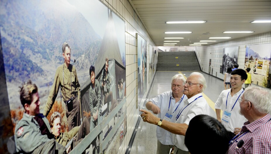 I gangtunneler under Seoul henger bilder fra Normash. Det gjorde veteranene fra Norge stolte.