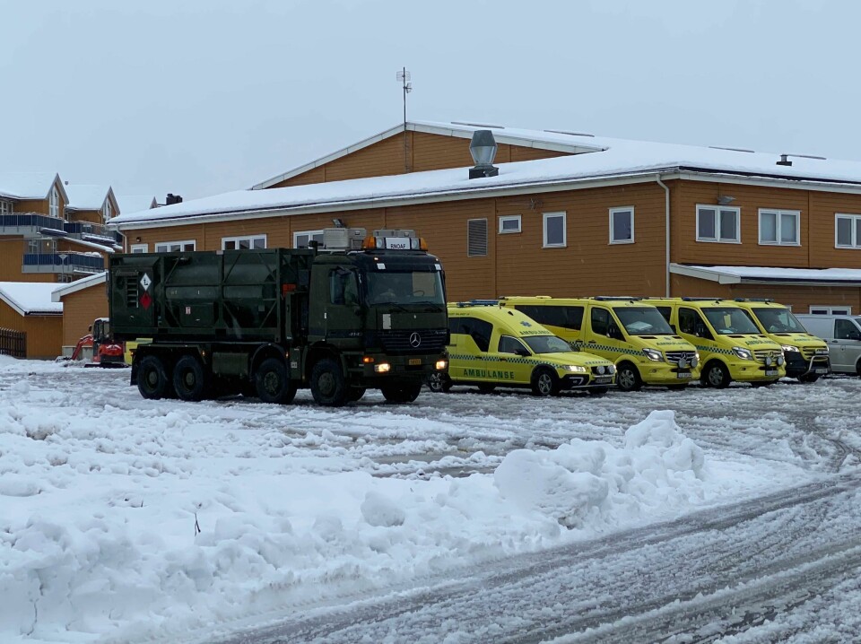 Forsvaret bistår på Gjerdrum, blant annet med drivstoff-kjøretøy. Foto: Stian Eisenträger