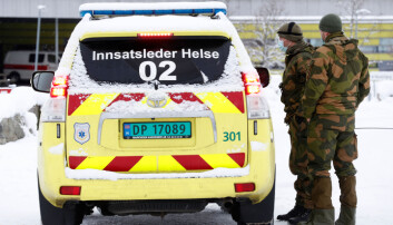 SAMARBEID: Soldater fra HV-02 innsatsgruppe Derby i Gjerdrum snakker med Innsatsleder Helse. SAMARBEID: Soldater fra HV-02 innsatsgruppe Derby i Gjerdrum snakker med Innsatsleder Helse.