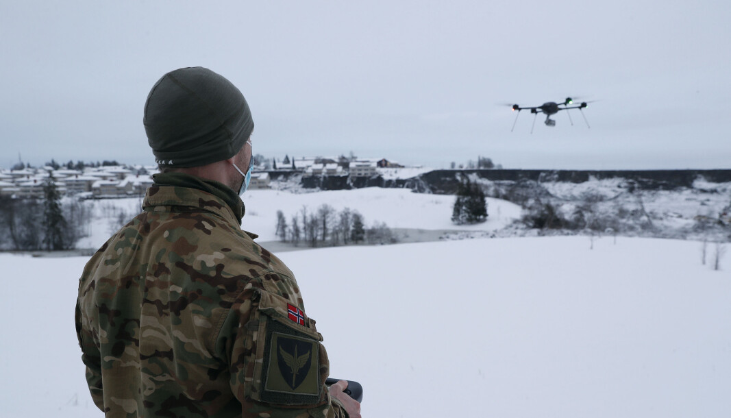 Operatører fra Forsvarets spesialkommando var med på etablere kontroll på luftrommet over skredet på Ask i Gjerdrum. Operatører fra Forsvarets spesialkommando var med på etablere kontroll på luftrommet over skredet på Ask i Gjerdrum.