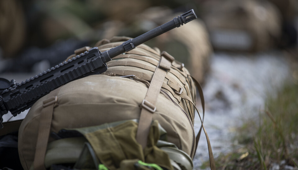 Det var et automatgevær av typen HK-416 som ble brukt under skyteøvelsen der en soldat fikk et skudd i beinet.