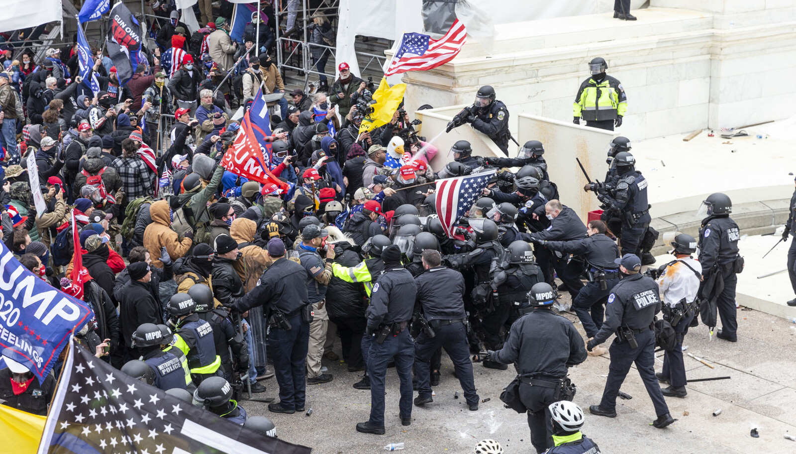 Sammenstøt mellom politi og demonstranter i Washington D.C. Sammenstøt mellom politi og demonstranter i Washington D.C.