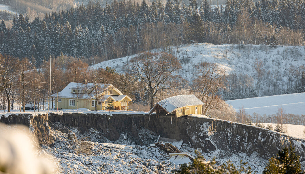 Et hus på kanten av leirskredet i Gjerdrum. Et hus på kanten av leirskredet i Gjerdrum.