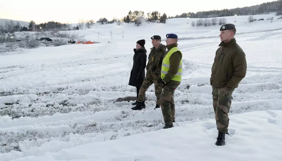 Forsvarssjef General Eirik Kristoffersen besøkte soldater som deltok i forskjellige oppdrag etter raset på Gjerdrum, her med Runar Jeistad fra BrigN og Sjef HV-02, Thor Andreas Kårsten.