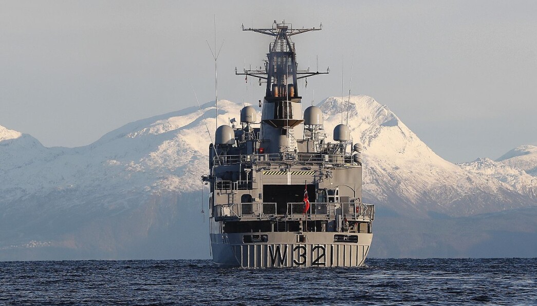 Det er flere i Kystvakten som har ulovlige kontrakter, skriver Espen Skare. Her ser vi kystvaktskipet KV Senja utenfor kysten av Troms og Finnmark. Det er flere i Kystvakten som har ulovlige kontrakter, skriver Espen Skare. Her ser vi kystvaktskipet KV Senja utenfor kysten av Troms og Finnmark.