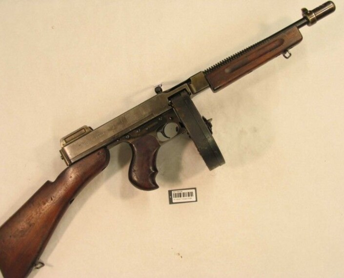 Det er en Thompson-maskinpistol av denne typen som tilhørte Gunnar Sønsteby og senere ble stjålet. Det er en Thompson-maskinpistol av denne typen som tilhørte Gunnar Sønsteby og senere ble stjålet.