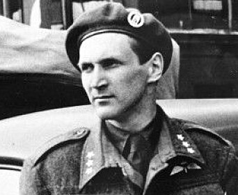 Gunnar Sønsteby donerte våpenet til Hjemmefrontsmuseet, hvor det senere ble stjålet. Gunnar Sønsteby donerte våpenet til Hjemmefrontsmuseet, hvor det senere ble stjålet.