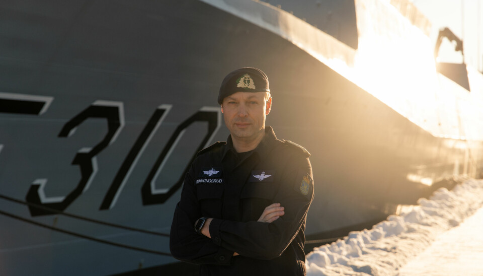 Marinens nye sjef, Trond Gimmingsrud avbildet foran fregatten KNM Fridtjof Nansen.