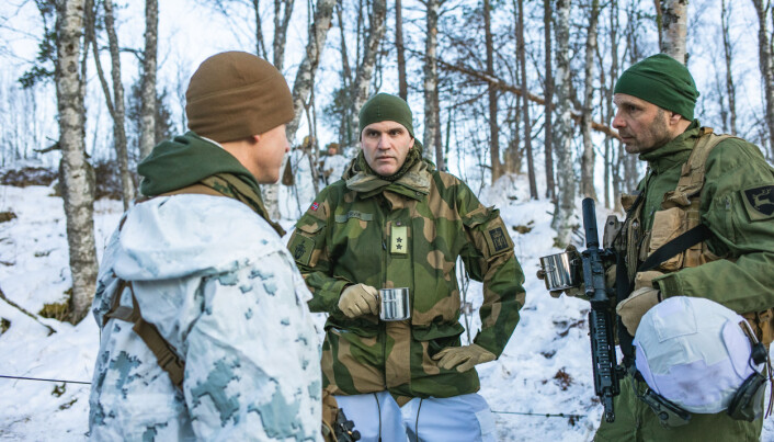 Sjef Hæren Lars Lervik besøker de amerikanske soldatene fra US Marines på Setermoen som er en del av Brigade øvelsen Rein 2 i november i fjor. Sjef Hæren Lars Lervik besøker de amerikanske soldatene fra US Marines på Setermoen som er en del av Brigade øvelsen Rein 2 i november i fjor.
