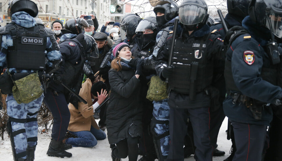 Den fengslede opposisjonslederen Aleksej Navalnyj oppfordret folk til å demonstrere mot president Vladimir Putin.