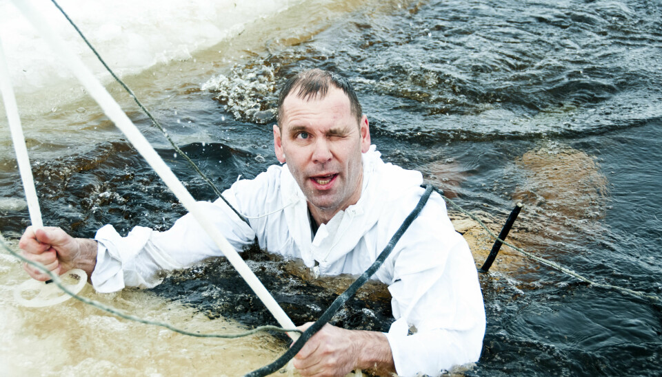 LAGSPILLER: For Yngve Odlo kommer velferd av å være del av et team som føler mestring. Her er han avbildet under isbading i 2010.