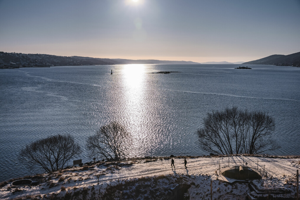 JOGGING: utsikten underveis på joggerunden rundt øya er det ingenting å si på. Foto: Krister Sørbø, Forsvarets forum