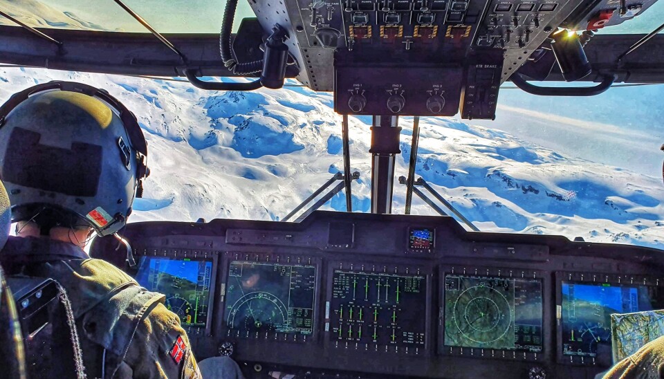 Bilde fra navigasjonstrening. Kanskje har Erik Walters mandler på beredskap i cockpit.