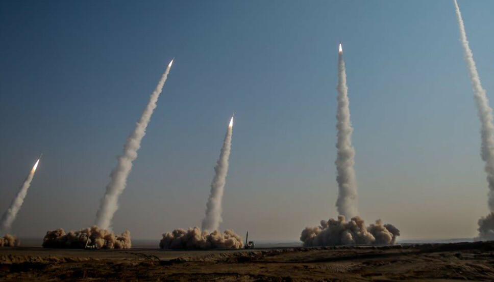 Missiler: Iran har startet en stor militærøvelse nær grensen til Irak. Bildet er fra en annen øvelse 15 januar hvor det ble skutt med ballistiske missiler.