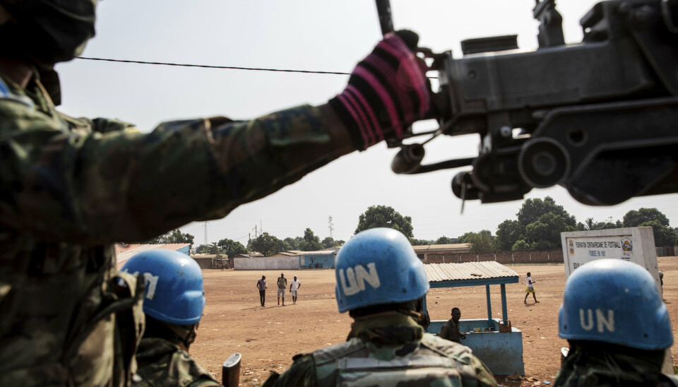 FN-SOLDATER: FN-soldater fra Rwanda patruljerte 23. januar utenfor hovedstaden Bangui i Den sentralafrikanske republikk. FNs generalsekretær António Guterres ønsker å styrke operasjonen med flere tusen soldater.