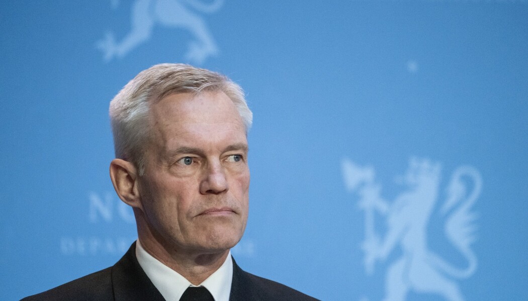E-TJENESTEN: Det lille fåtallet som legitimt driver med offensive angrepsmetoder i Norge har rettslig adgang med hjemmel i et særskilt lovverk, som Etterretningstjenesten, skriver Simen Bakke. Her ser vi sjef for E-tjenesten Nils Andreas Stensønes. E-TJENESTEN: Det lille fåtallet som legitimt driver med offensive angrepsmetoder i Norge har rettslig adgang med hjemmel i et særskilt lovverk, som Etterretningstjenesten, skriver Simen Bakke. Her ser vi sjef for E-tjenesten Nils Andreas Stensønes.