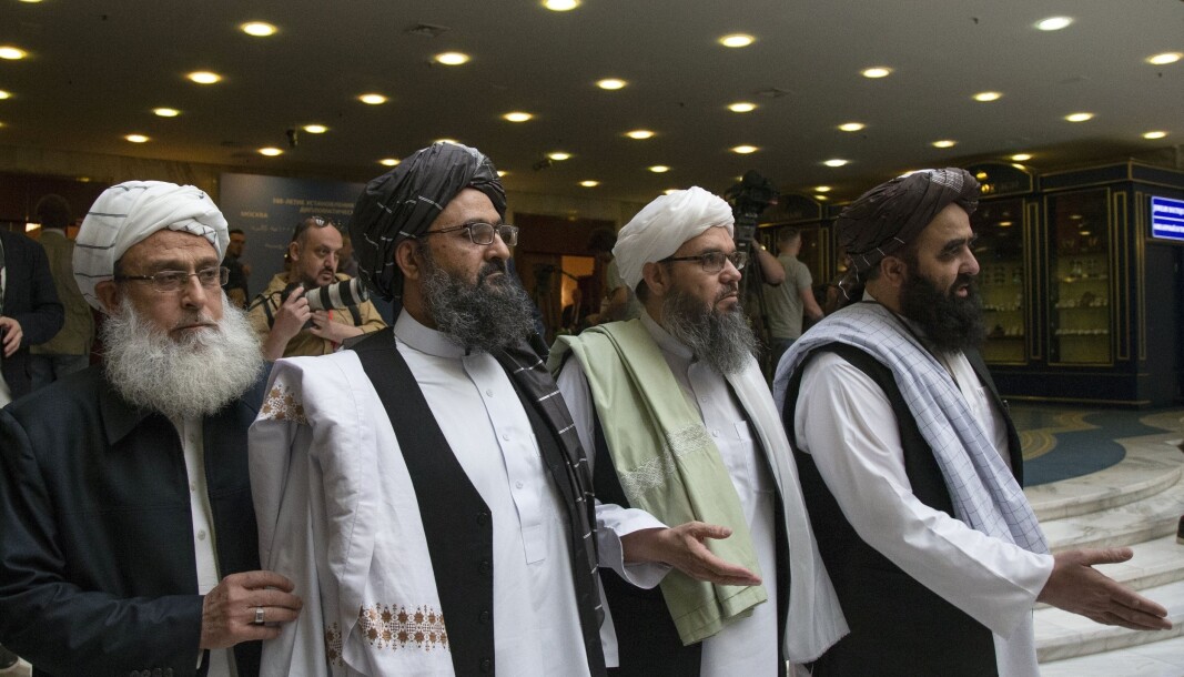 TALIBAN: Mulla Abdul Ghani Baradar (nummer to fra venstre), en av Talibans toppledere, fotografert i Moskva i mai 2019, sammen med andre representanter for den islamistiske bevegelsen. TALIBAN: Mulla Abdul Ghani Baradar (nummer to fra venstre), en av Talibans toppledere, fotografert i Moskva i mai 2019, sammen med andre representanter for den islamistiske bevegelsen.