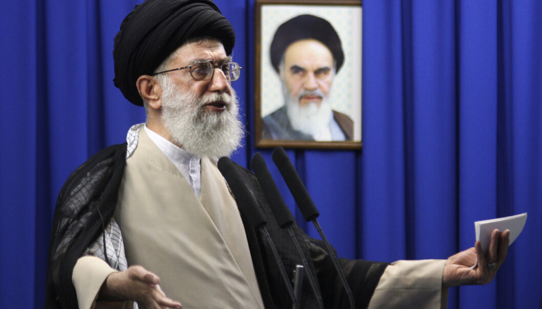 Irans øverste leder ayatolla Ali Khamenei mener Iran lett kan trappe opp anrikingen av uran til 60 prosent. Irans øverste leder ayatolla Ali Khamenei mener Iran lett kan trappe opp anrikingen av uran til 60 prosent.