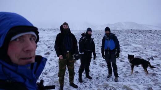 Fra en tidligere topptur på Jan Mayen. Fra venstre: Kai Vikra, Robin Karlsen, Kristian Tømmervåg og Bjørn André Stølen. Fra en tidligere topptur på Jan Mayen. Fra venstre: Kai Vikra, Robin Karlsen, Kristian Tømmervåg og Bjørn André Stølen.