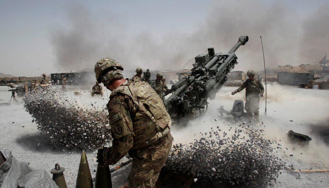 OMSTRIDT PROVINS: USAs generalinspektør for afghansk gjenoppbygging konkluderte tidligere i år med at Taliban er på frammarsj i Kandahar-provinsen, der de har erobret nærmere 200 kontrollposter fra afghanske regjeringsstyrker de siste månedene. Bildet fra 2011 viser soldater fra den amerikanske hæren som avfyrer artilleri mot fiendtlige posisjoner i Panjwai-distriktet i Kandahar-provinsen. OMSTRIDT PROVINS: USAs generalinspektør for afghansk gjenoppbygging konkluderte tidligere i år med at Taliban er på frammarsj i Kandahar-provinsen, der de har erobret nærmere 200 kontrollposter fra afghanske regjeringsstyrker de siste månedene. Bildet fra 2011 viser soldater fra den amerikanske hæren som avfyrer artilleri mot fiendtlige posisjoner i Panjwai-distriktet i Kandahar-provinsen.