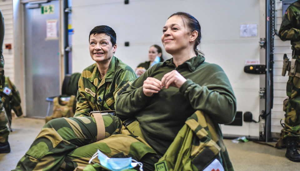 GLEDER SEG: Berit Karita Mørseth og Trude Dehlin ser frem til nye opplevelser i Kabul. De har begge tjenestegjort i utlandet tidligere.