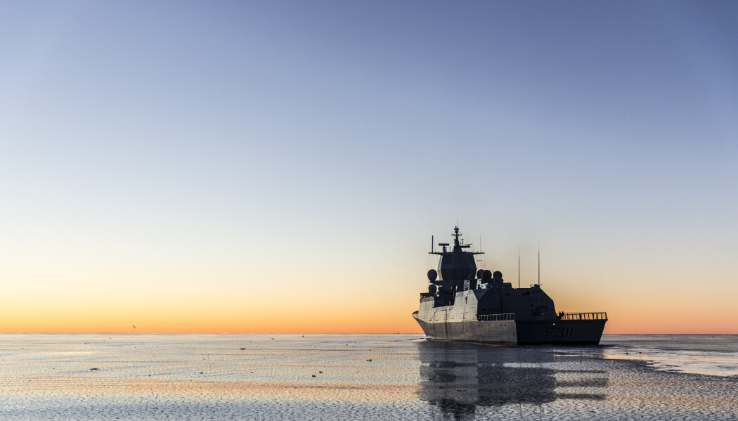 NORDOMRÅDENE: Det beste Norge og Forsvaret kan gjøre er å tilpasse seg det sikkerhetspolitiske bildet, skriver Kjell Inge Bjerga. Her ser vi KNM Roald Amundsen på tokt til Svalbard for å hevde suverenitet i området. NORDOMRÅDENE: Det beste Norge og Forsvaret kan gjøre er å tilpasse seg det sikkerhetspolitiske bildet, skriver Kjell Inge Bjerga. Her ser vi KNM Roald Amundsen på tokt til Svalbard for å hevde suverenitet i området.