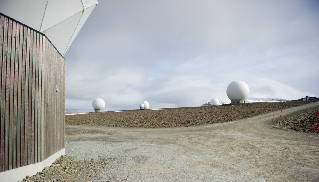 SATELLITTER: Bruken av data fra Svalbard satellittstasjon (SvalSat) kan sette traktaten under press, skriver Rune Ottosen. SATELLITTER: Bruken av data fra Svalbard satellittstasjon (SvalSat) kan sette traktaten under press, skriver Rune Ottosen.