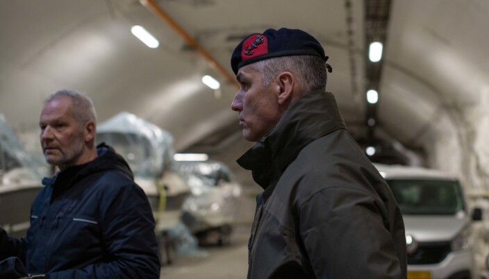 Geir Bentzen i WilNor og Frank Ramakers, sjef for de nederlandske styrkene på Olavsvern. Geir Bentzen i WilNor og Frank Ramakers, sjef for de nederlandske styrkene på Olavsvern.