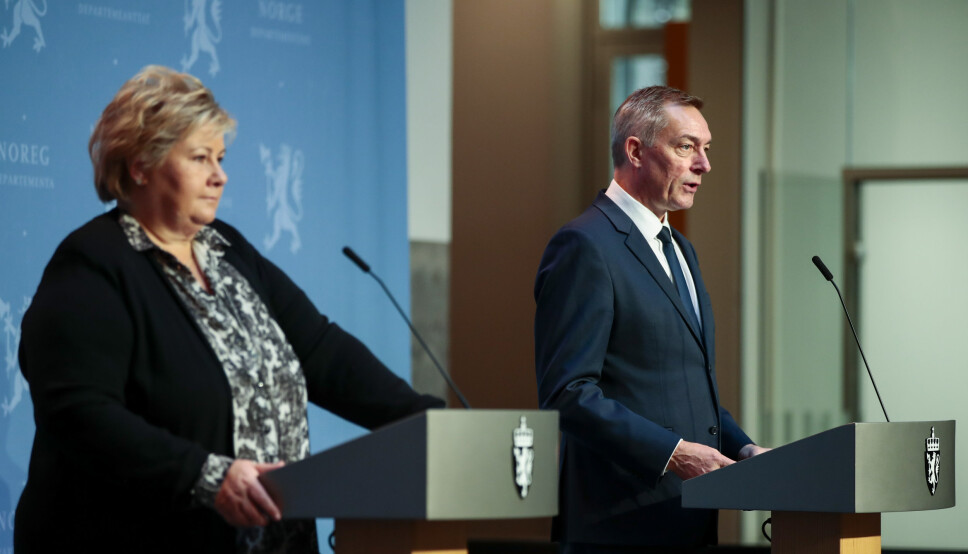 Statsminister Erna Solberg og forsvarsminister Frank Bakke-Jenssen under en pressekonferanse der regjeringen presenterte den nye samfunnssikkerhetsmelding og langtidsplanen for Forsvaret i 2020.