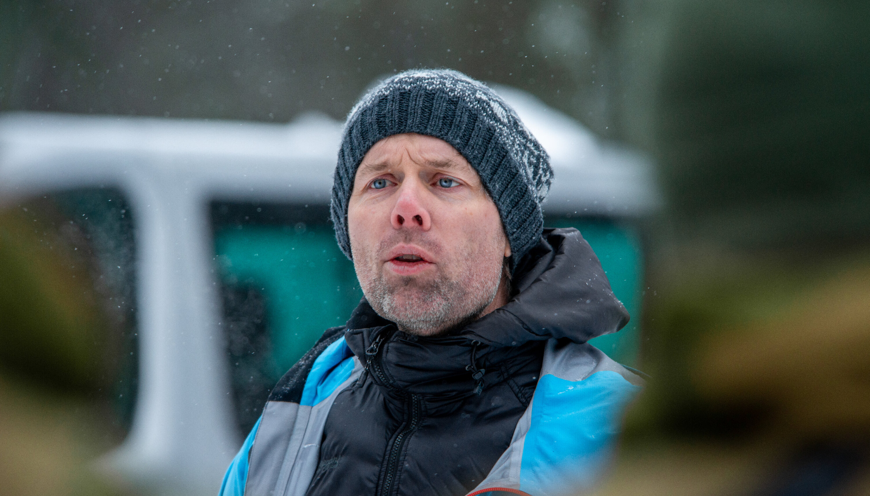 Tormod Granheim, foredragsholder og eventyrer på øvelse sammen med soldater fra Akershus kommandantskap.